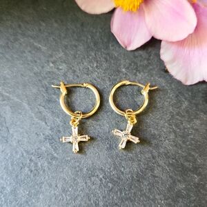 🦋LAST🦋 NWT Tramps+Thieves Bibix 18k Gold-Plated Hoops